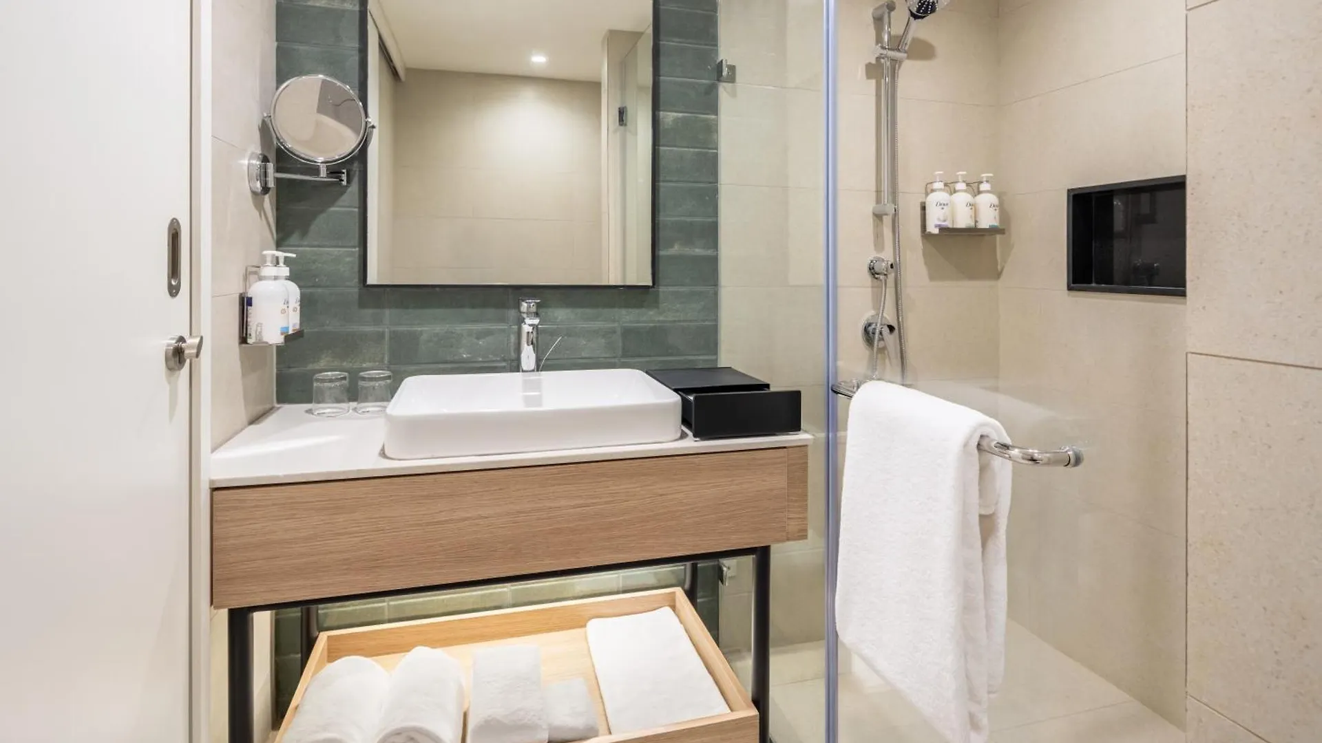 Holiday Inn Gurgaon Nh8 By Ihg 호텔