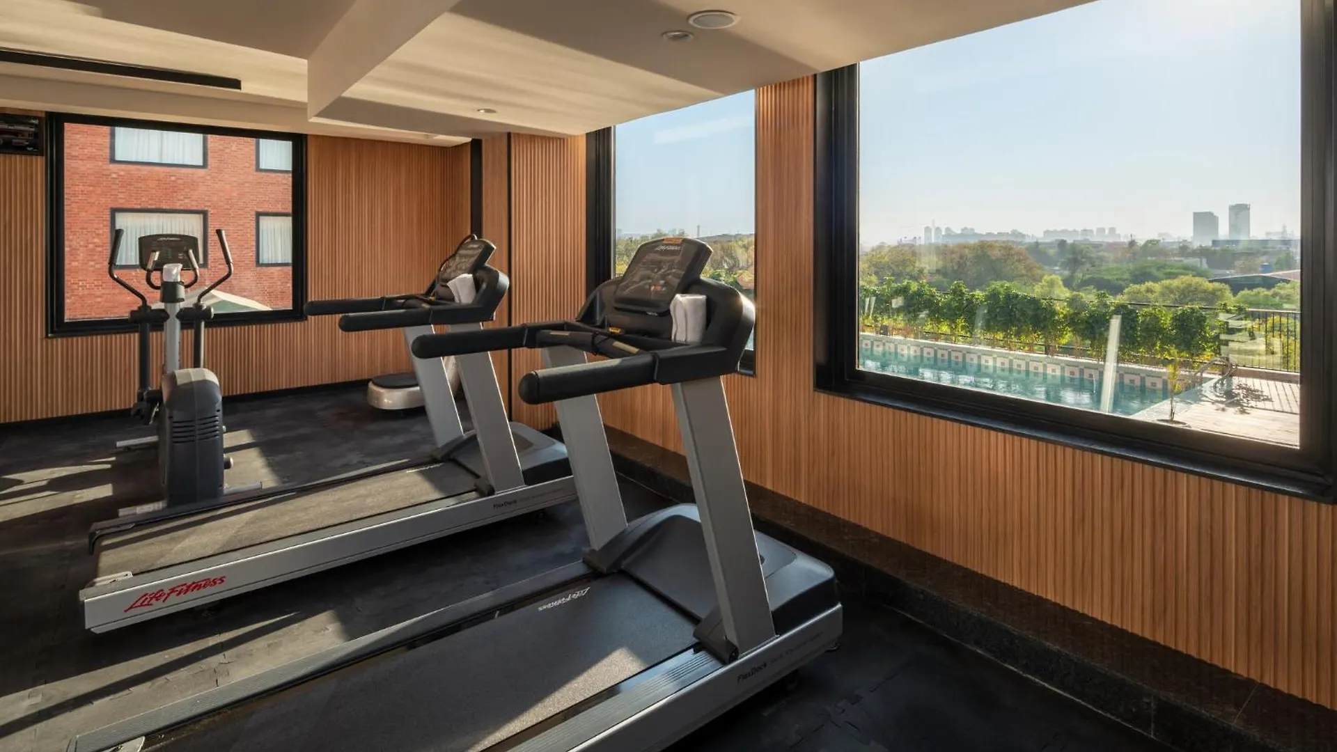 호텔 Holiday Inn Gurgaon Nh8 By Ihg