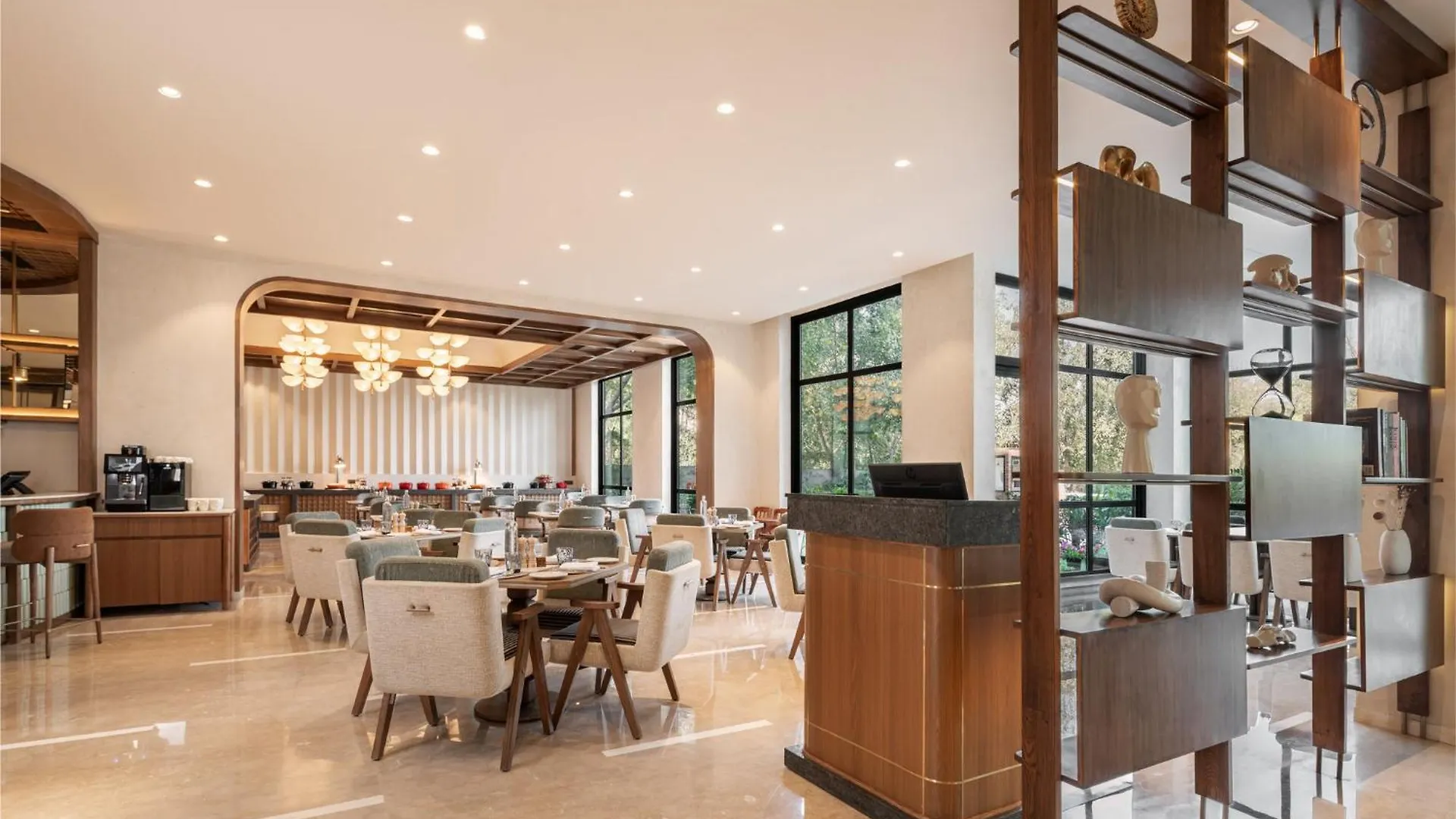 Holiday Inn Gurgaon Nh8 By Ihg 호텔